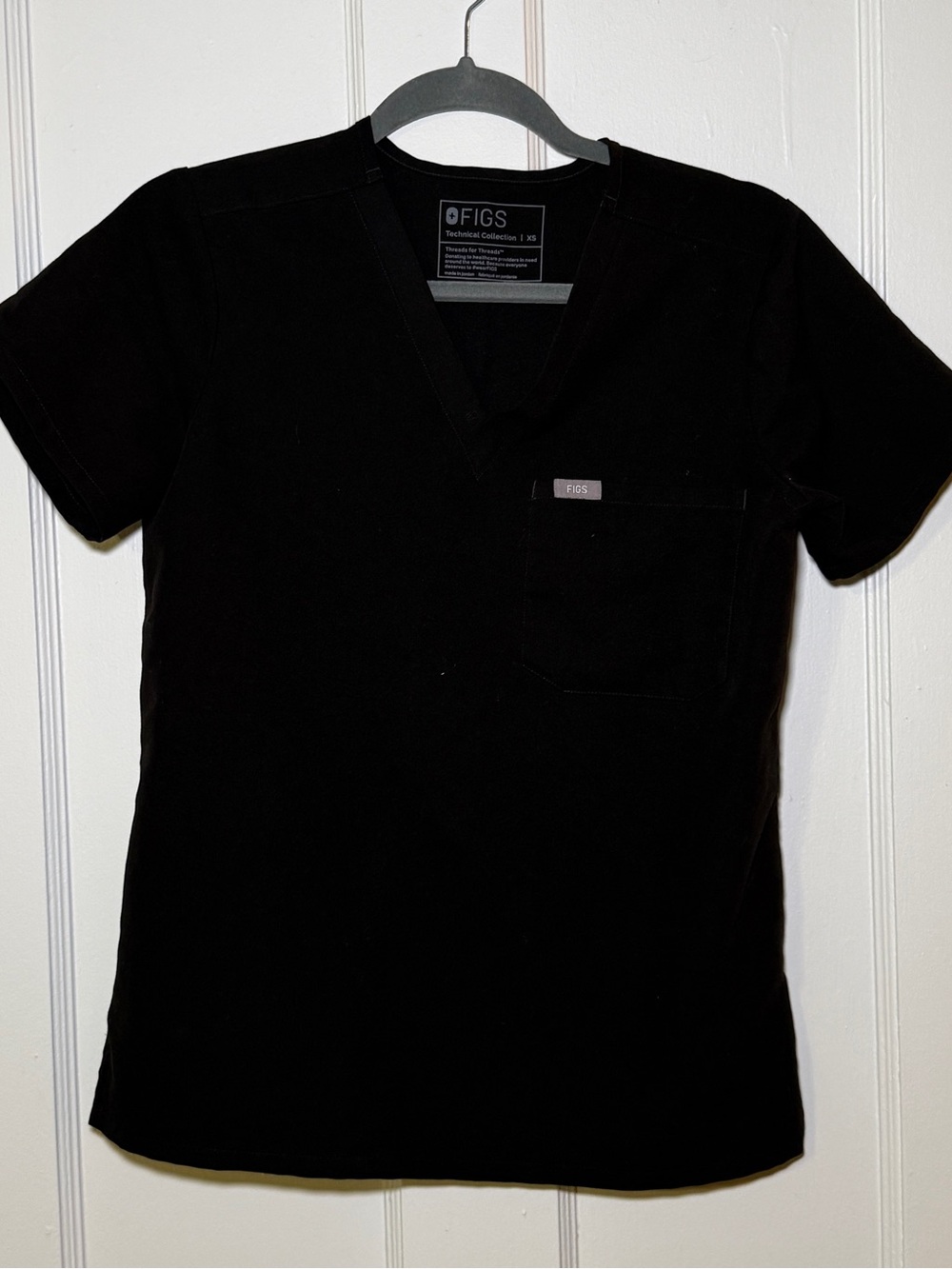 FIGS Women’s Black Scrub Set